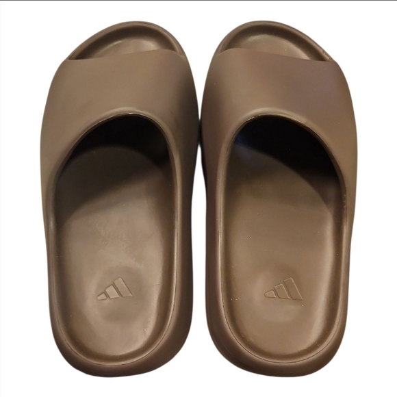 ADIDAS YEEZY | Rubber Slide Sandals in Dark Brown ~ Size US 8 NWOT - Picture 4 of 7